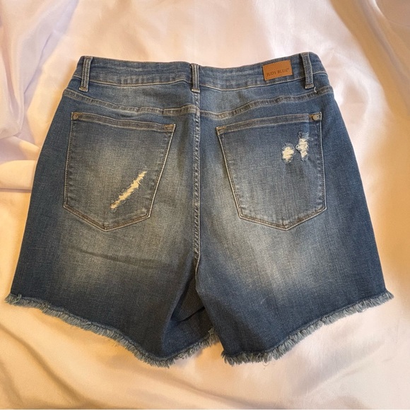 NWOT Judy Blue Size 1XL Plus Size Blue Jean Shorts with Leopard Accents - Picture 6 of 7